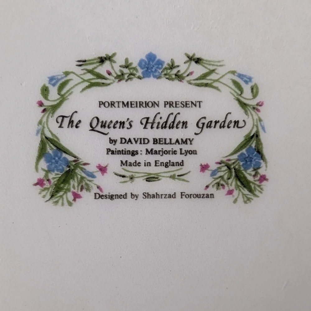 Portmeirion Queen's Hidden Garden Periwinkle Blue Floral Casserole Pot & Cover - Picture 12 of 14